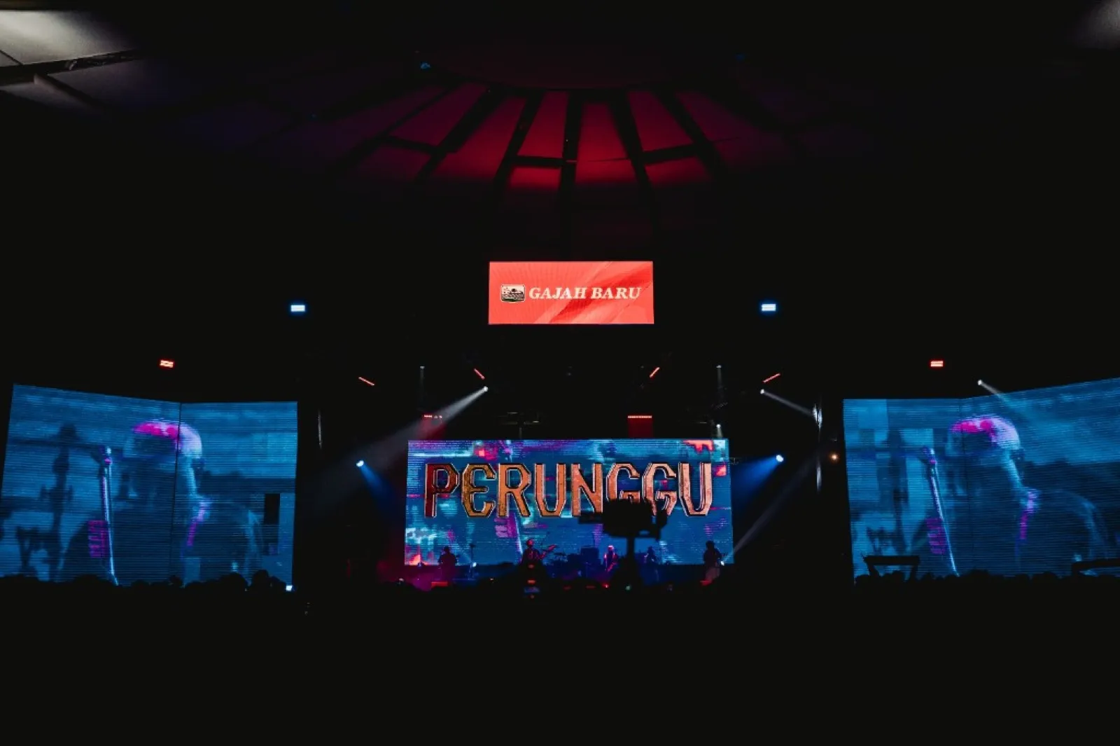 Concert stage with Perunggu performance